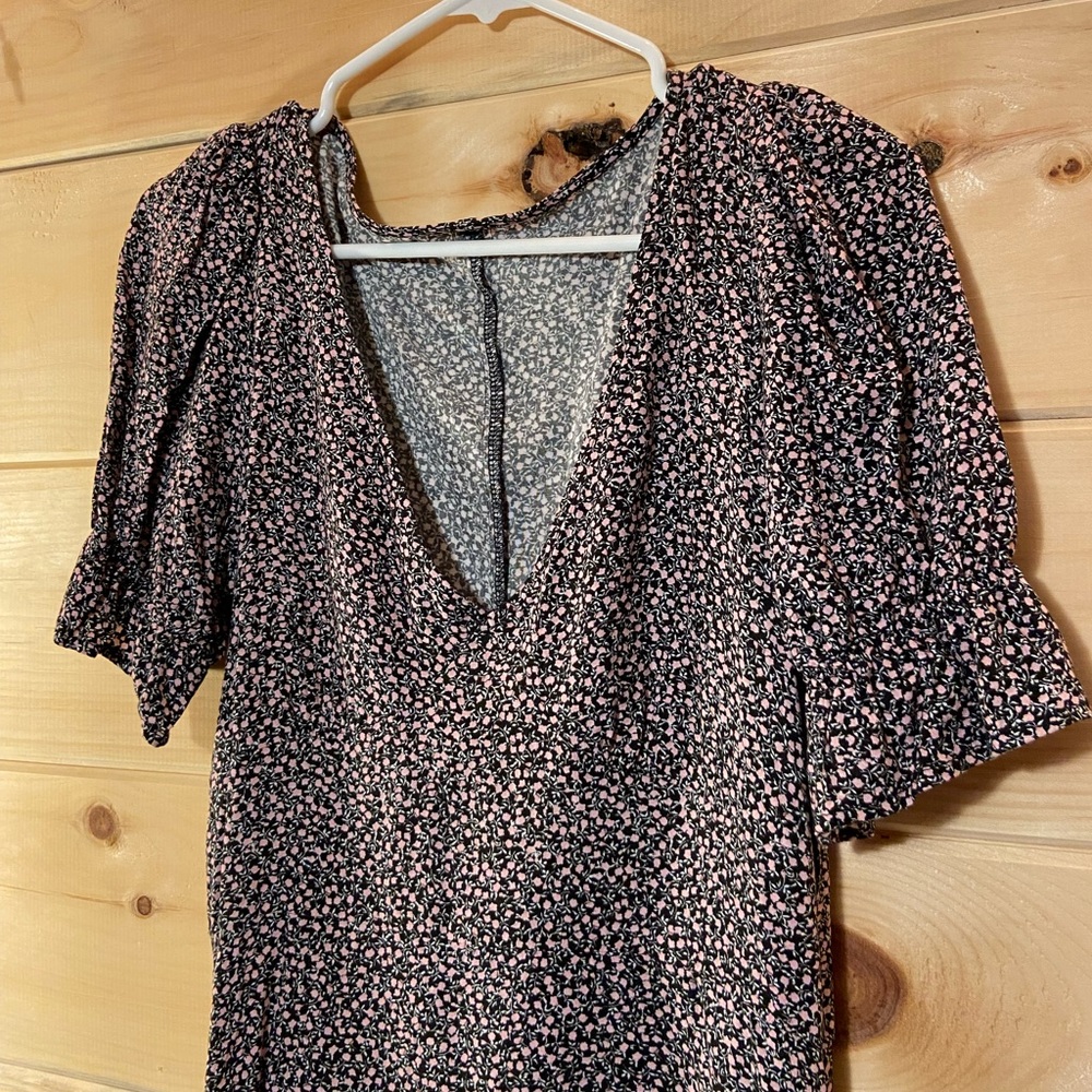 Floral H&M V Neck Line Dress with ruffled short sleeves